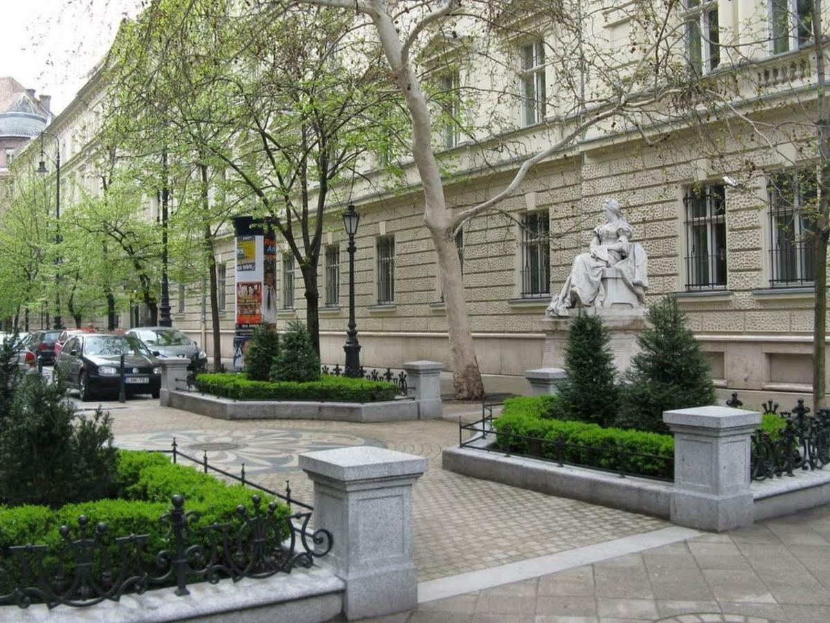 Romantic Hideaway Centertown Budapeste Exterior foto
